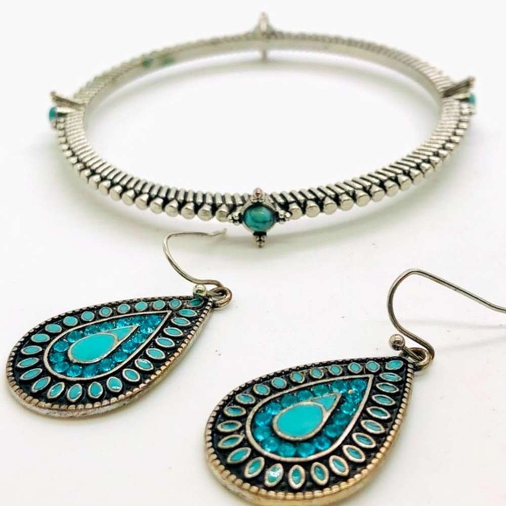Vintage Simple Bangle & Statement Earrings - image 5